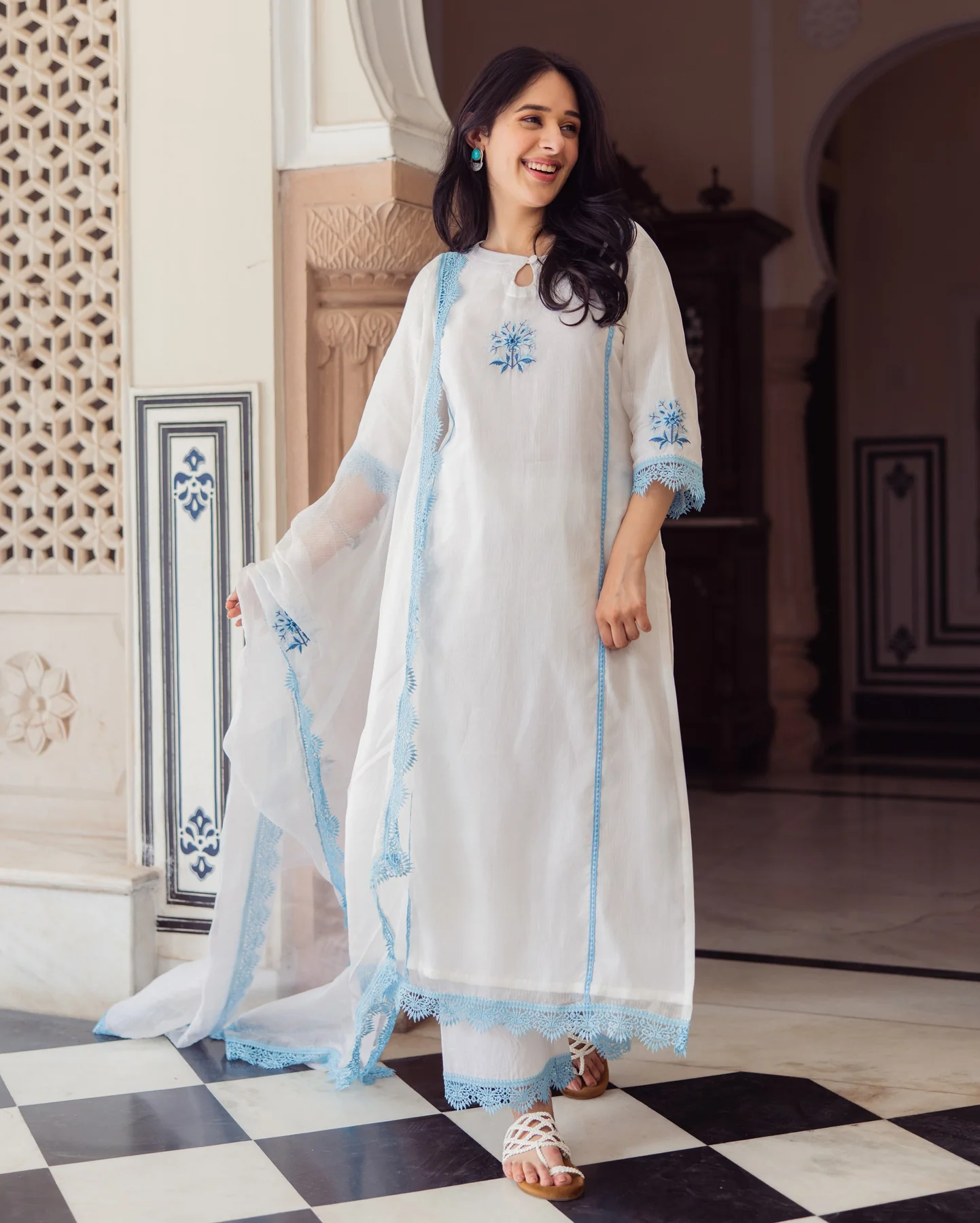 Vista White Embroidered Doria Suit Set - Image 8