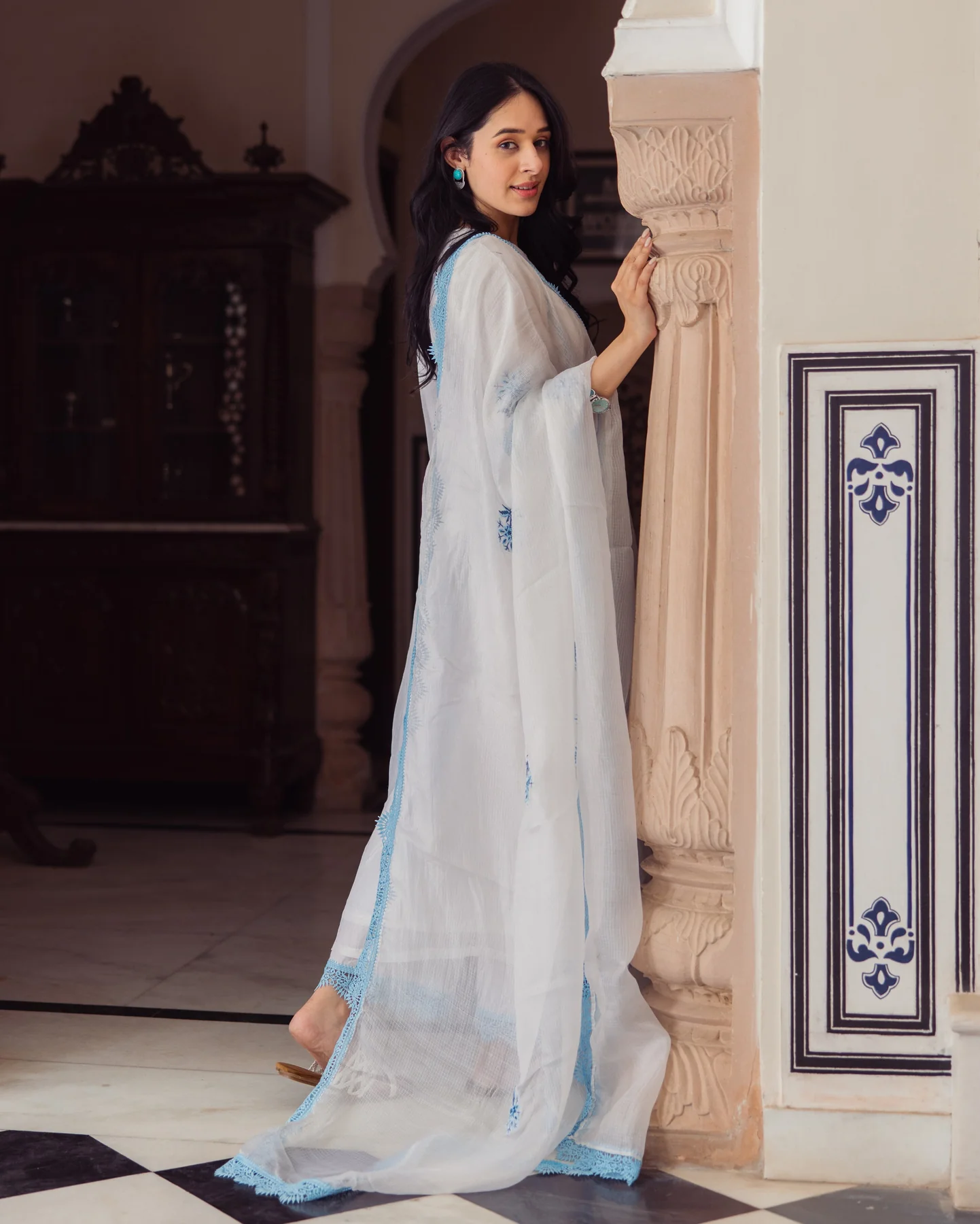 Vista White Embroidered Doria Suit Set - Image 5