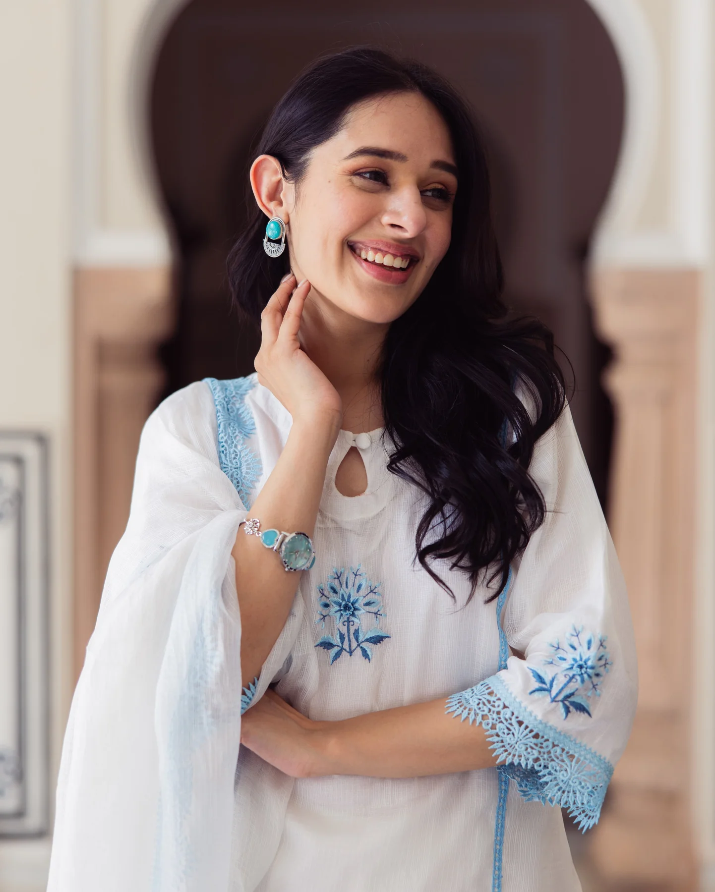 Vista White Embroidered Doria Suit Set - Image 3