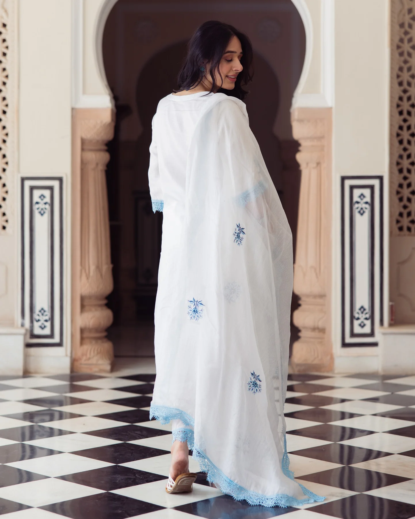 Vista White Embroidered Doria Suit Set - Image 2